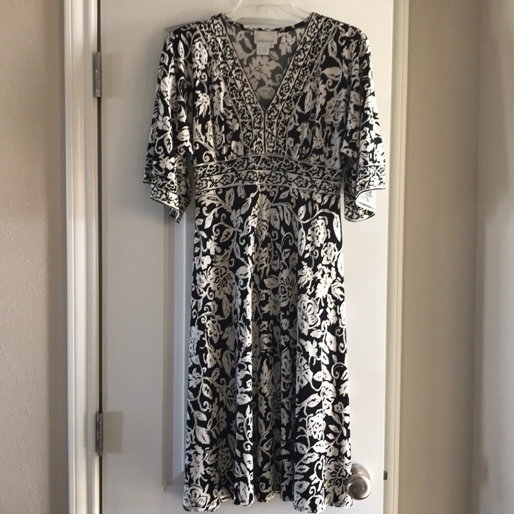 EUC Black and white floral print dress
